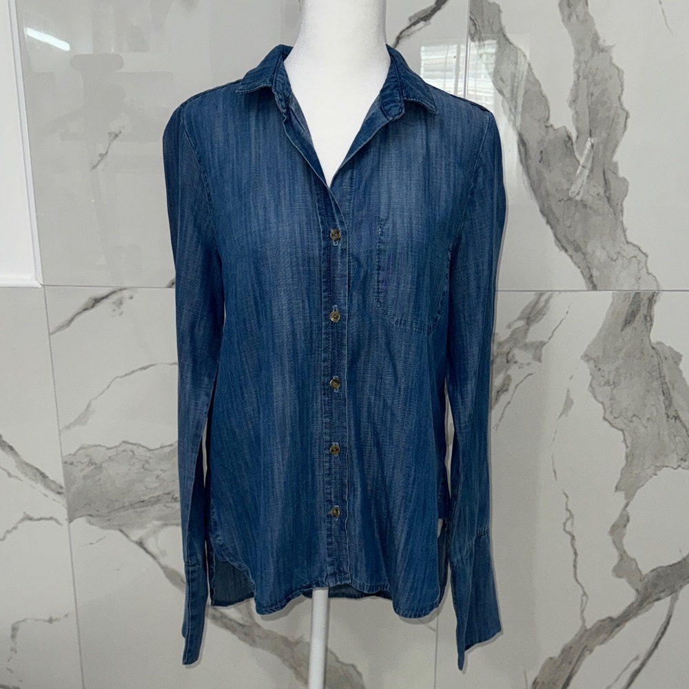 Anthropologie Cloth & Stone Anthropologie Denim Blue Button-Down Chambray Shirt